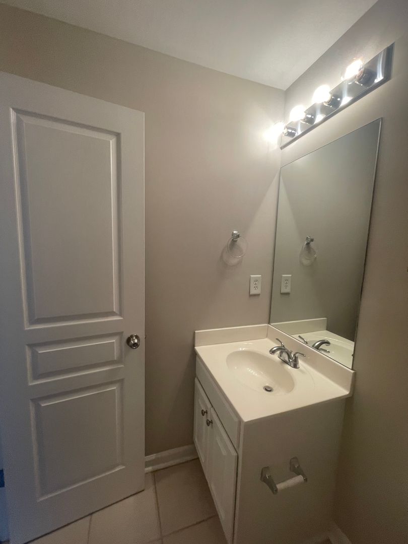 Knoxville Apartment: 3921 Cherokee Woods Way