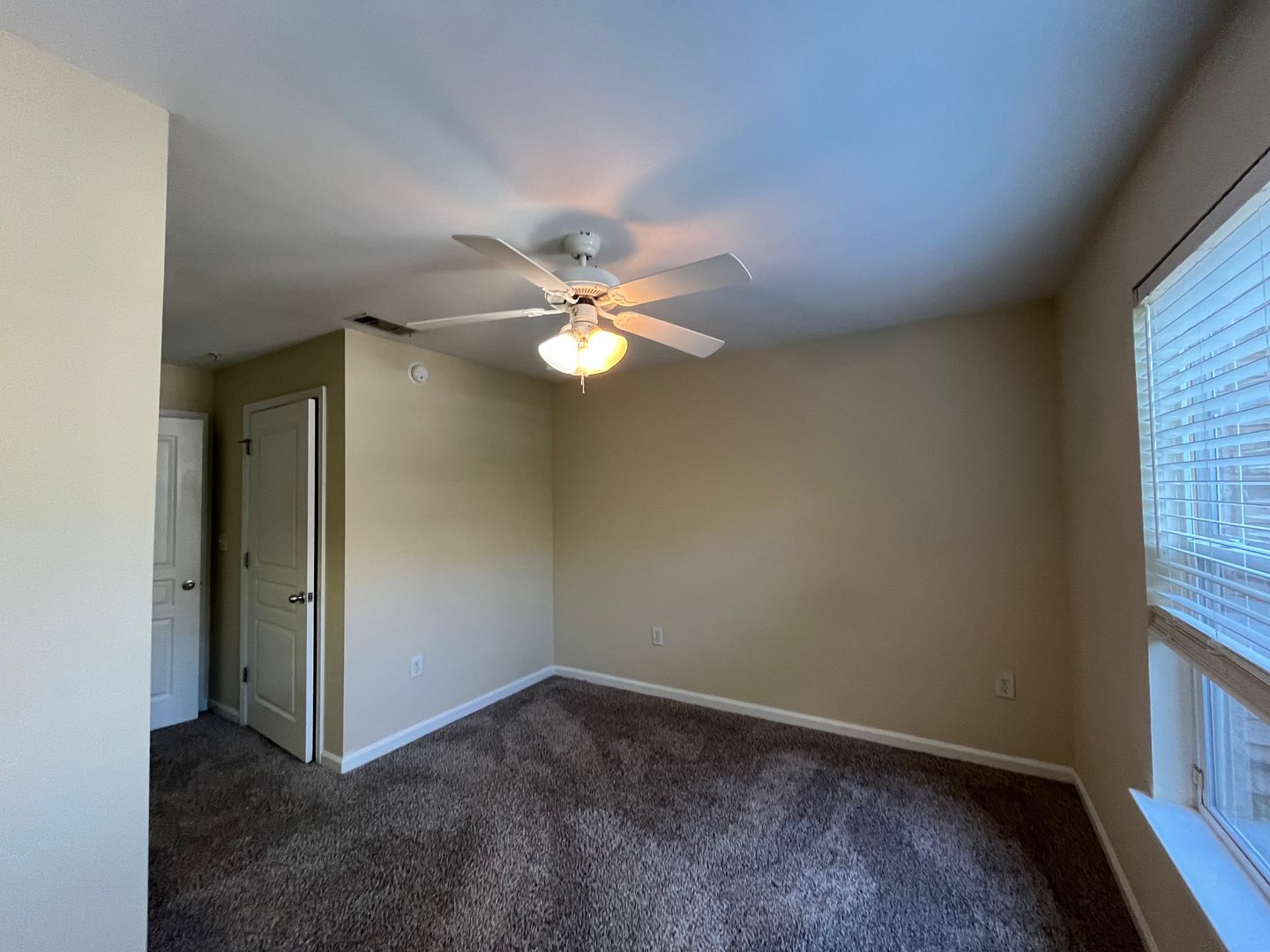 Knoxville Apartment: 1122 Tree Top Way