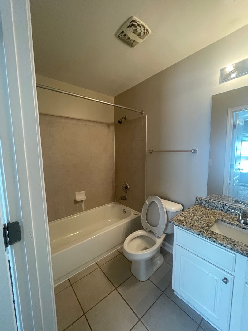 Knoxville Apartment: 3930 Cherokee Woods Way