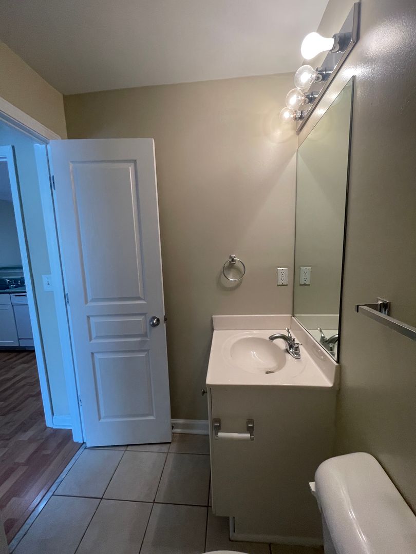 Knoxville Apartment: 1106 Tree Top Way