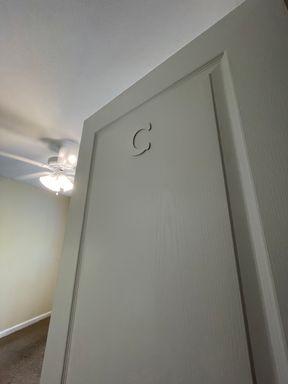 One Bedroom Available in a 4 Garden Unit, Male Applicant! – photo 1