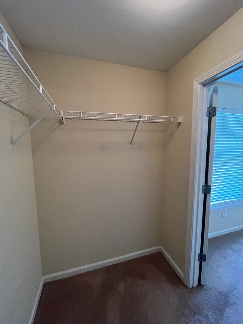 Knoxville Apartment: 1121 Tree Top Way