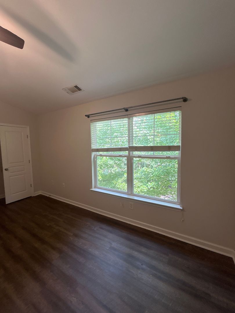 Knoxville Apartment: 3825 Cherokee Woods Way