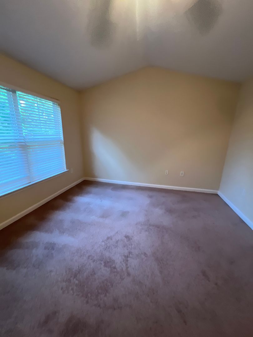 Knoxville Apartment: 1106 Tree Top Way