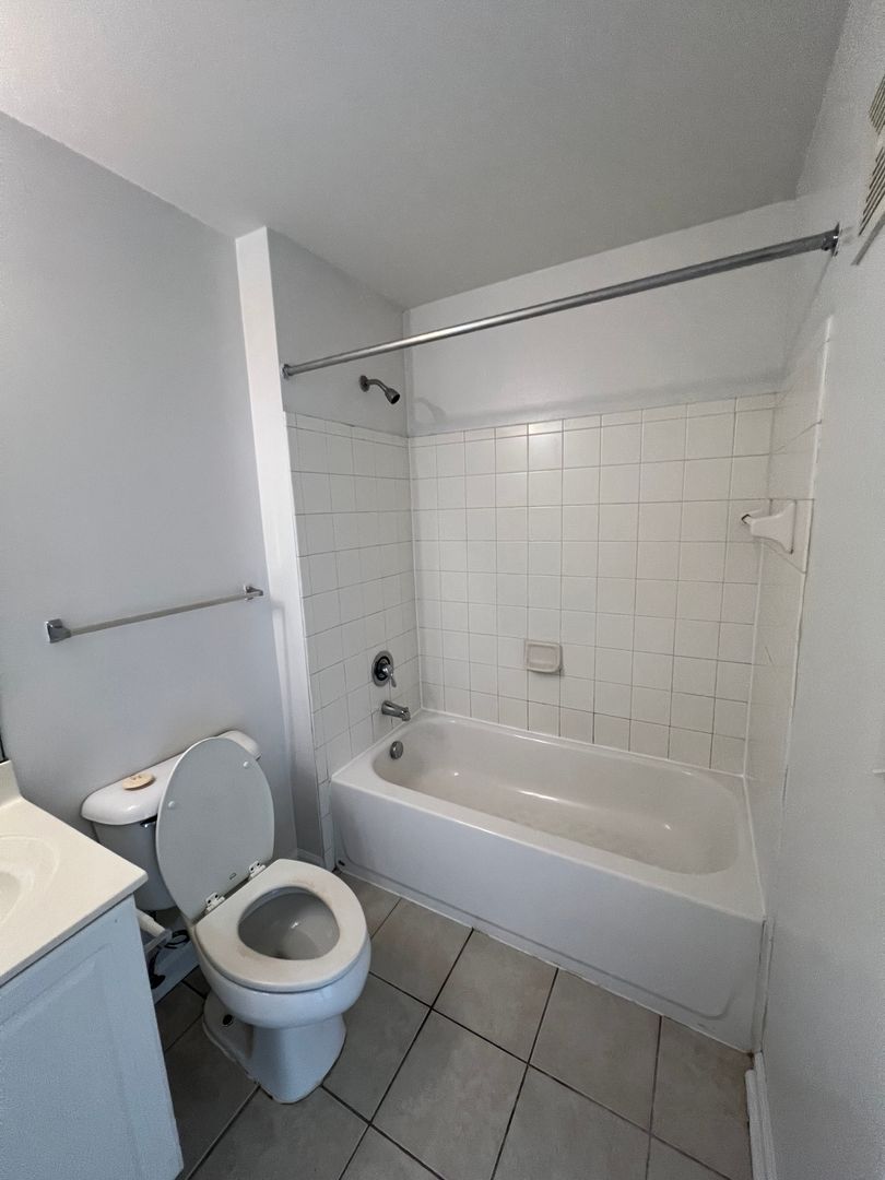 Knoxville Apartment: 1100 Tree Top Way