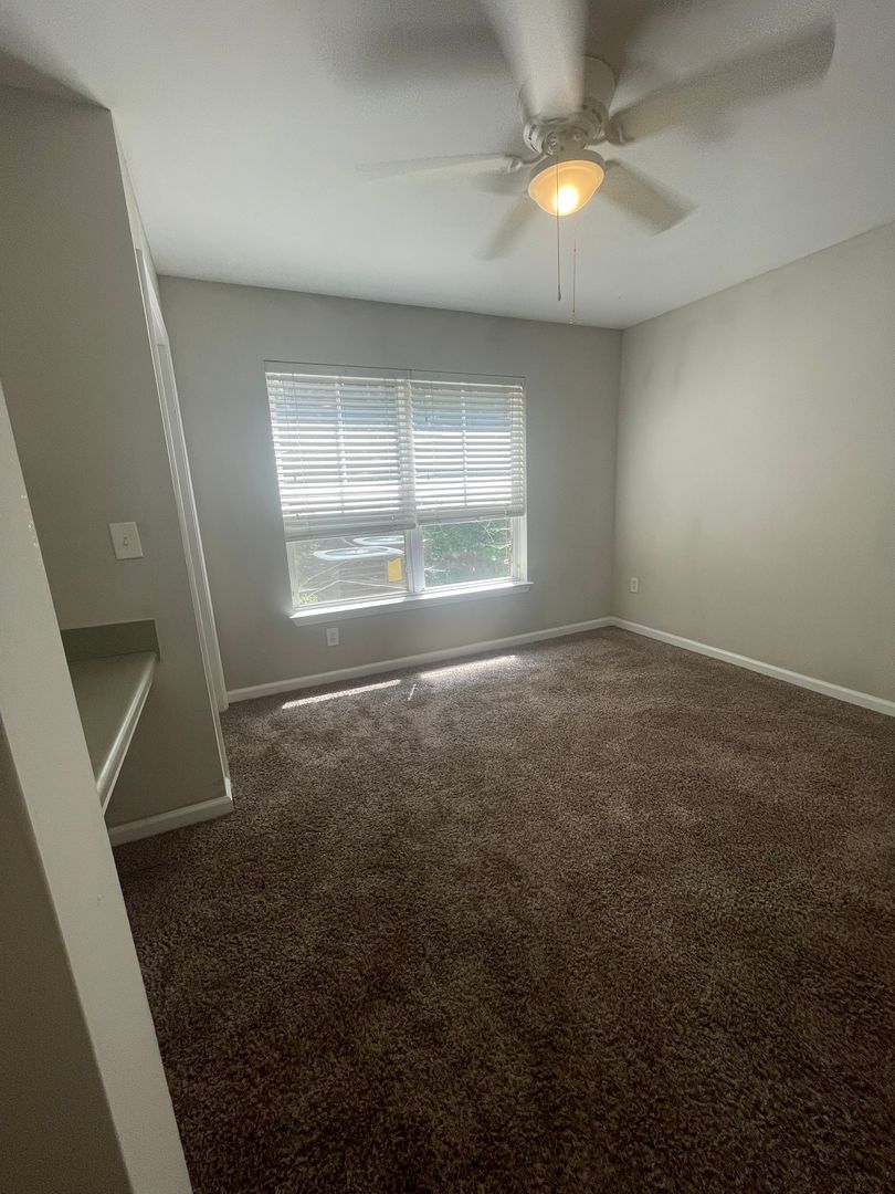 Knoxville Apartment: 3930 Cherokee Woods Way