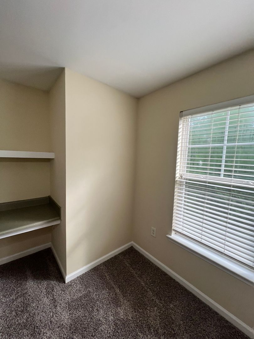 Knoxville Apartment: 3720 Spruce Ridge Way