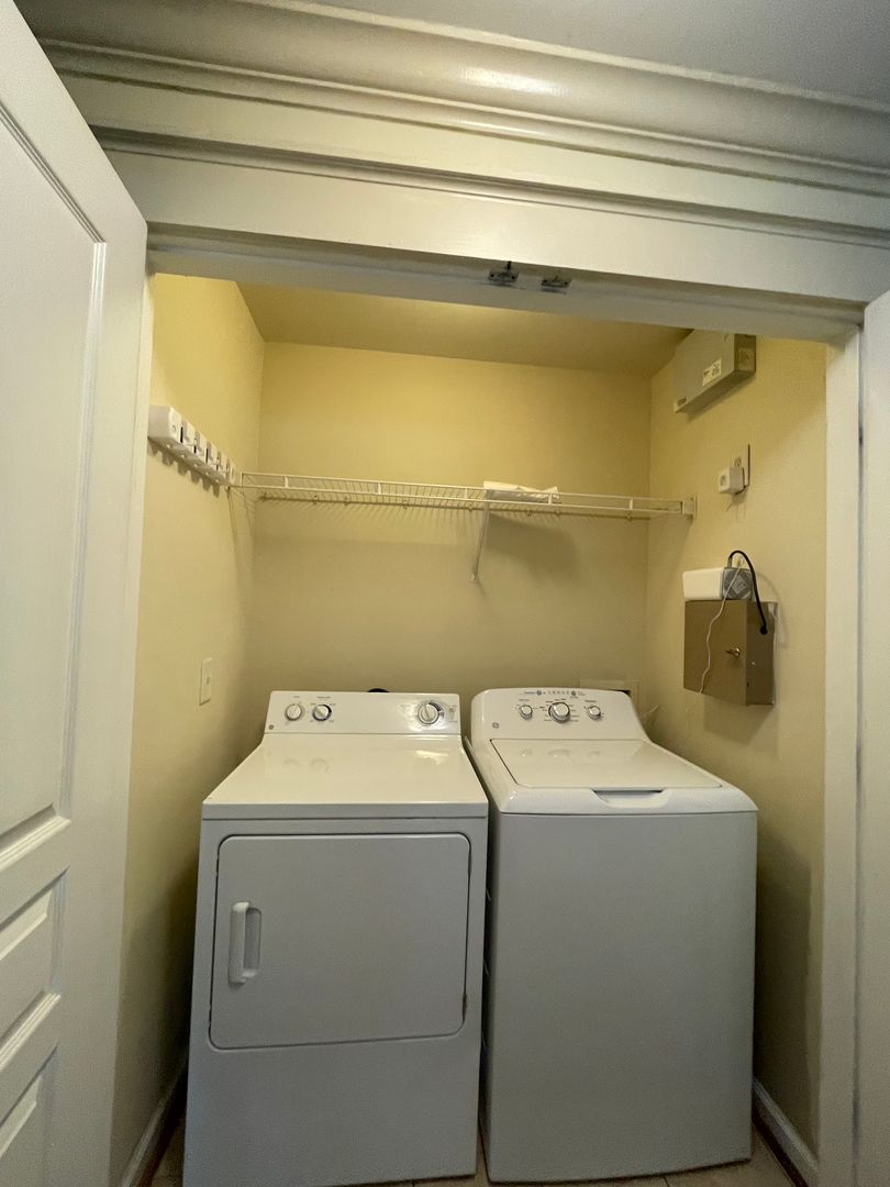 Knoxville Apartment: 3831 Cherokee Woods Way