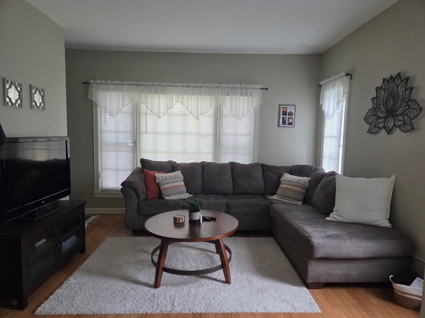 Milwaukee Apartment: 2233-35 S. Mound Street