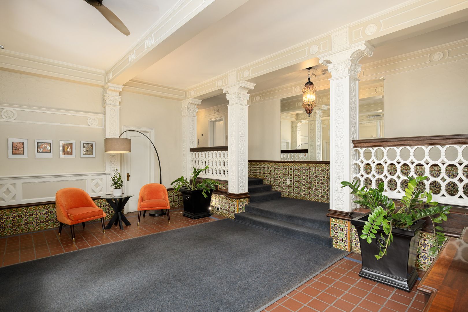 Kansas City Apartment: 4809 Roanoke Parkway