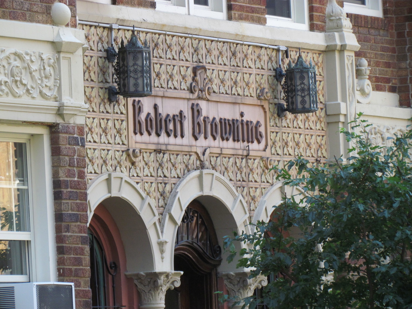 Kansas City Apartment: 4809 Roanoke Parkway