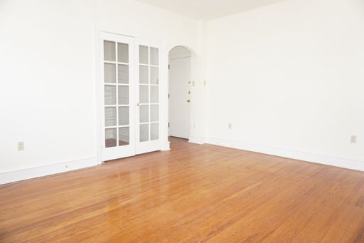 Studio Available: Stratford Court