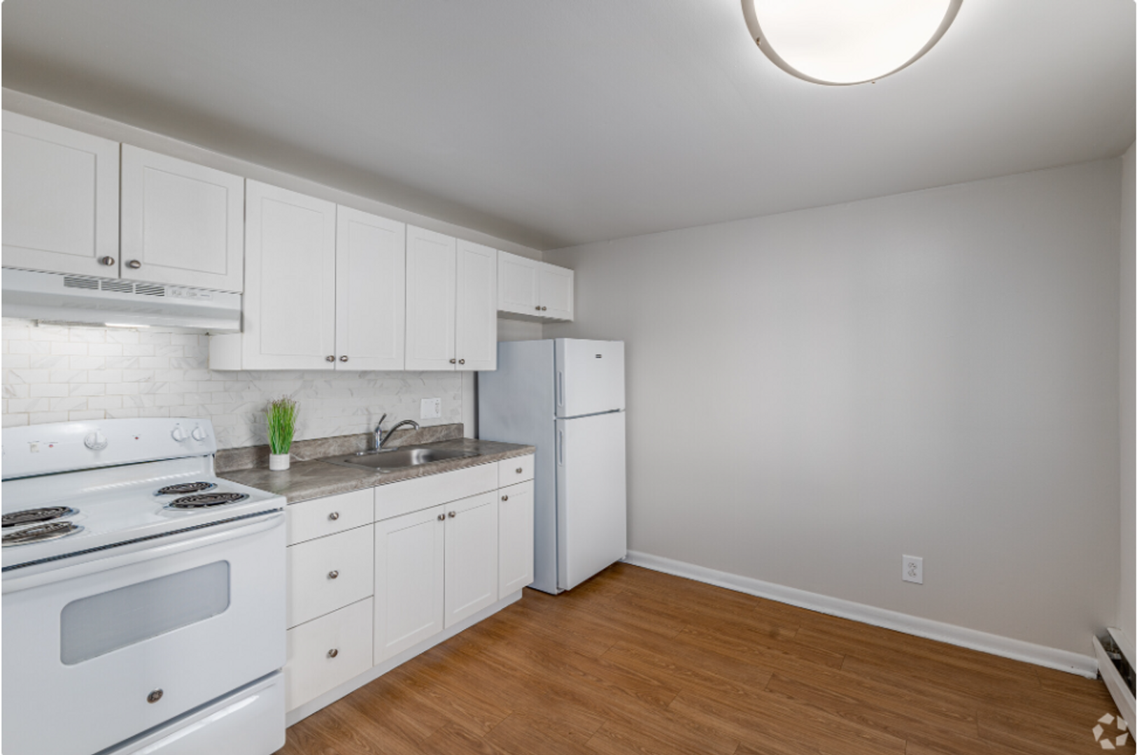 Clifton Heights Apartment: 18 N. Oak Avenue