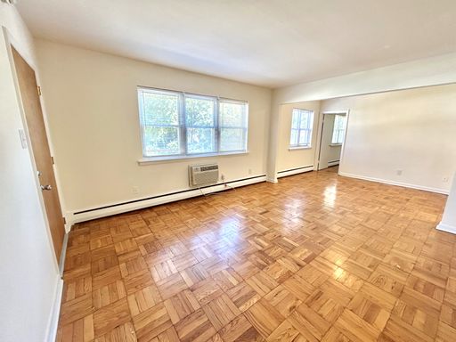 One Bed 1.5 Bath Available: Sheldrake Apartments – photo 1
