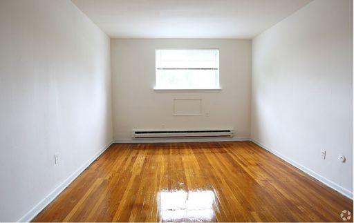 One Bedroom Available: Oakwood Apartments
