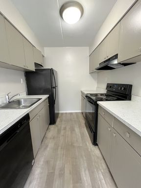 One Bedroom Available: Lindenwood North