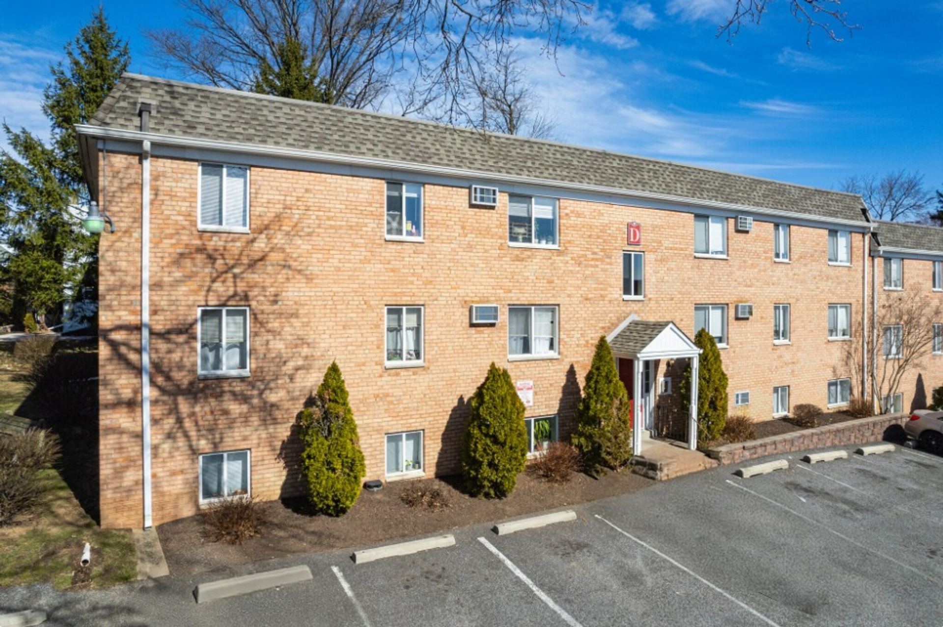 Clifton Heights Apartment: 18 N. Oak Avenue