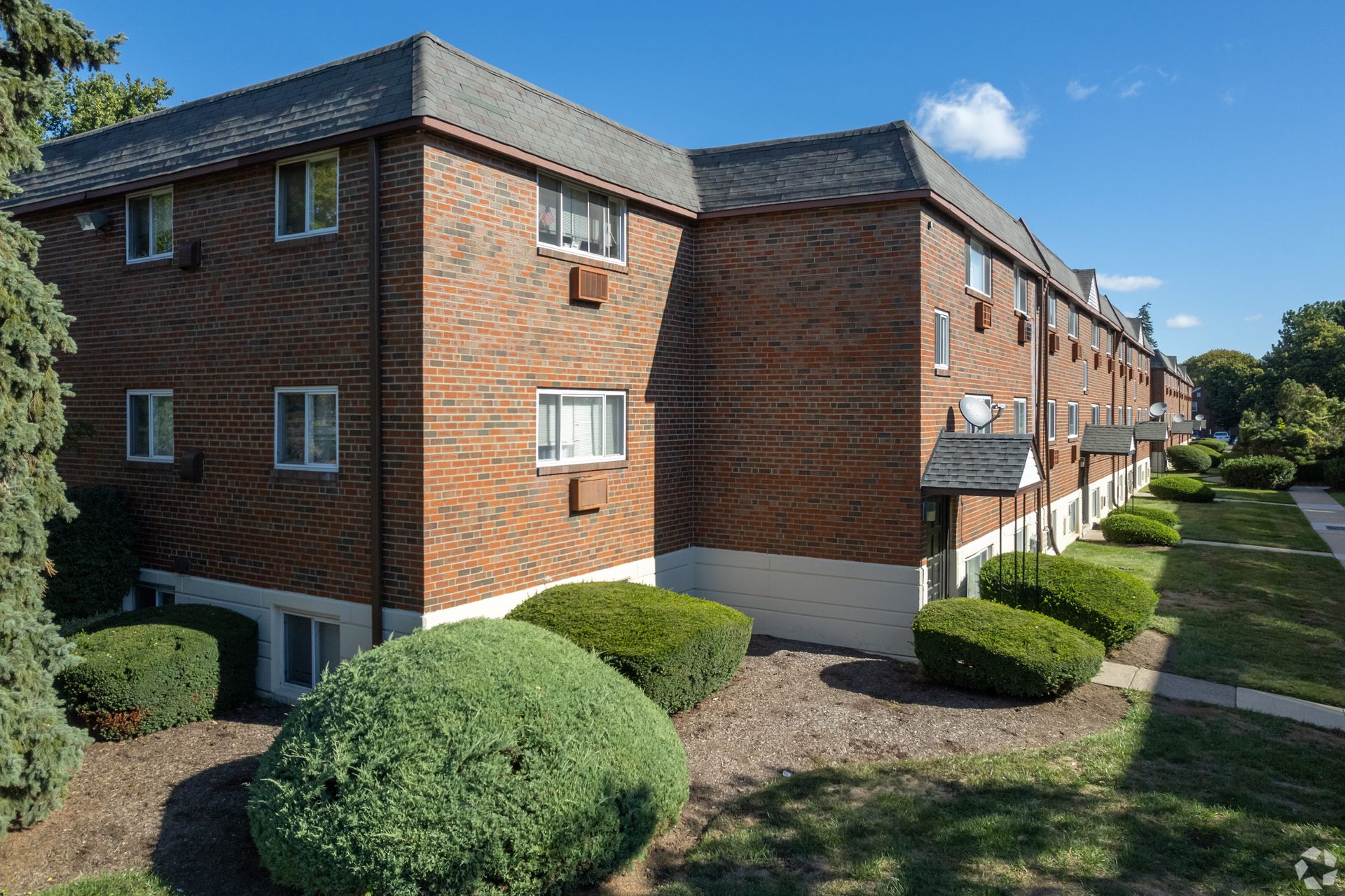 Upper Darby Apartment: 8723 West Chester Pike