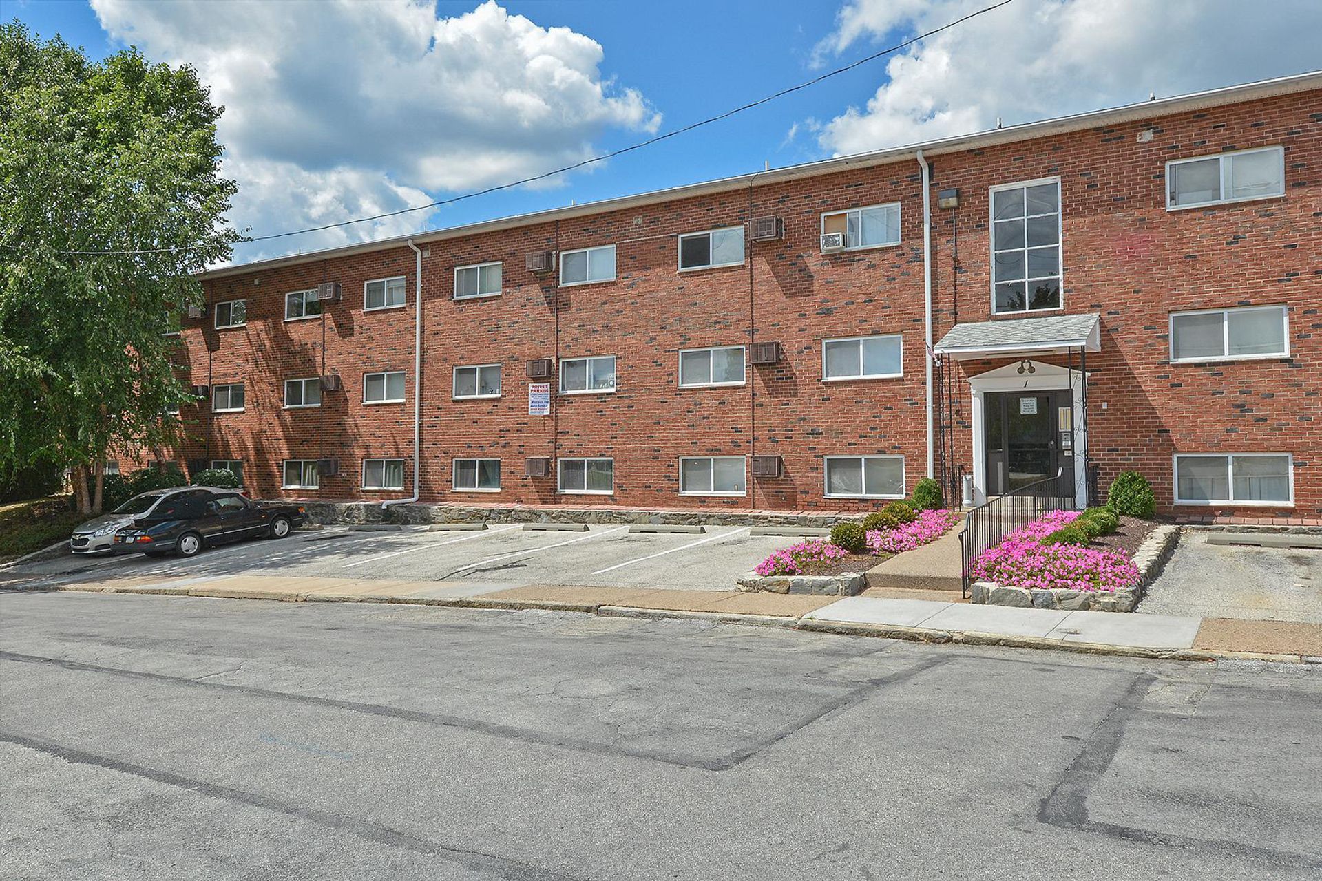 Clifton Heights Apartment: 1 Jefferson Street