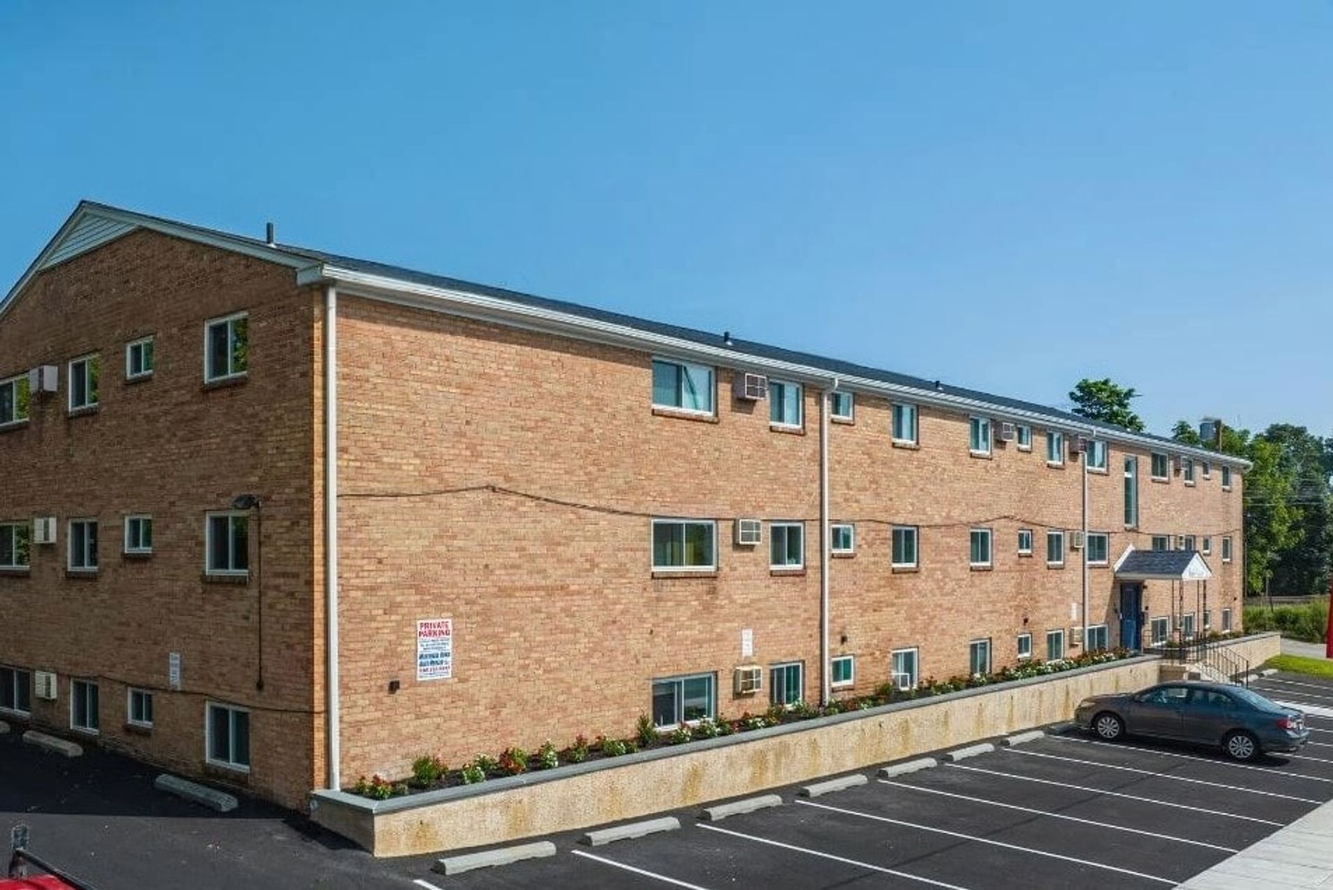 Morton Apartment: 100 Christian Street