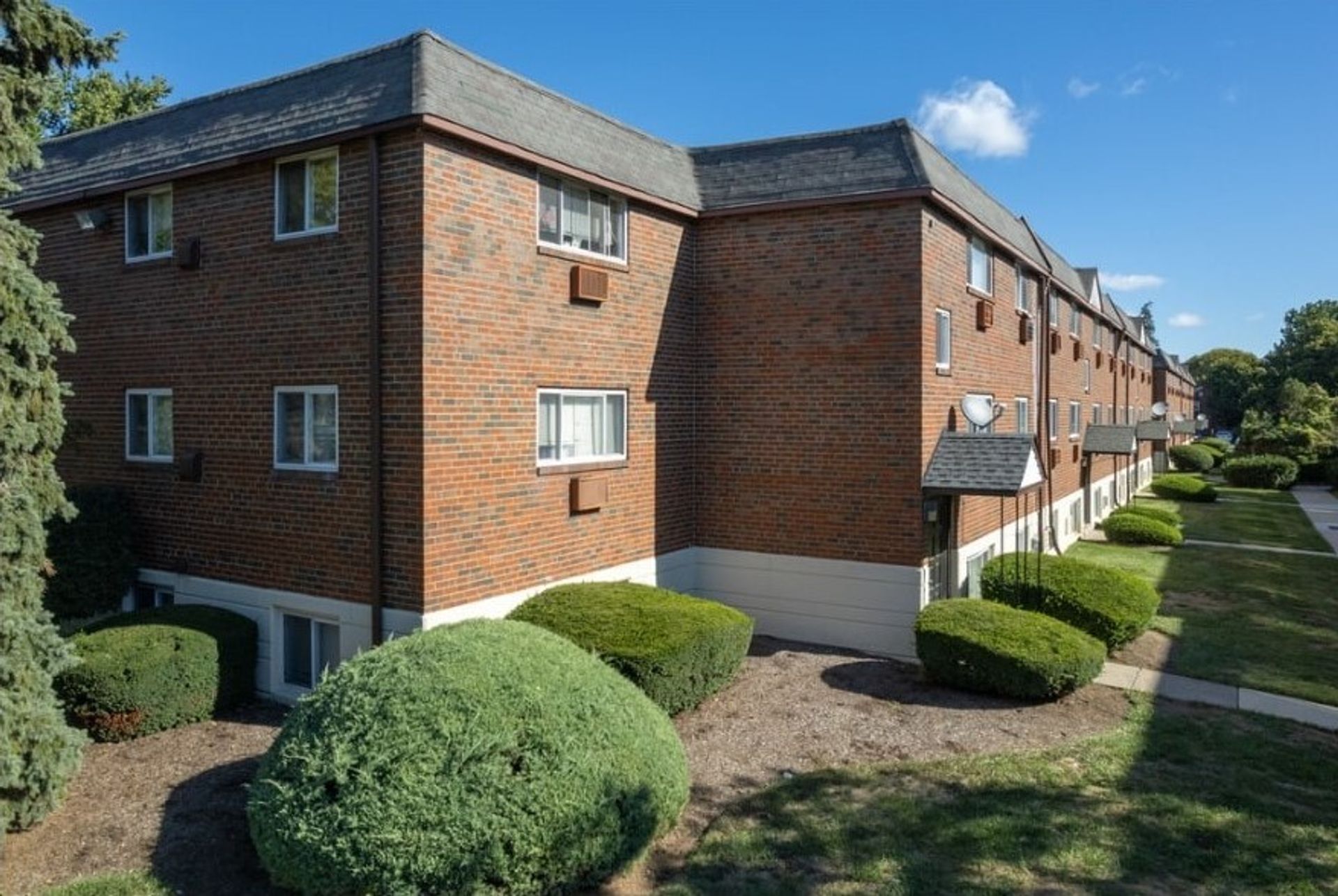Upper Darby Apartment: 8723 West Chester Pike