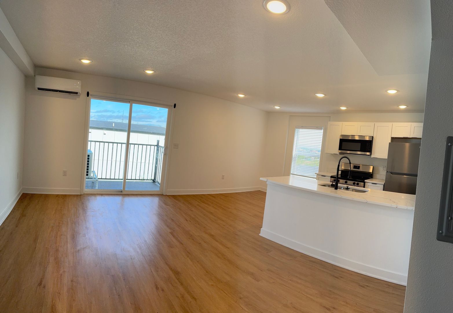 Des Moines Apartment: 703 Monona Ave