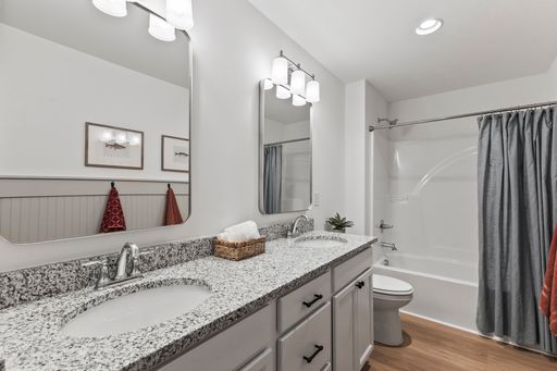 Listing photo thumbnail