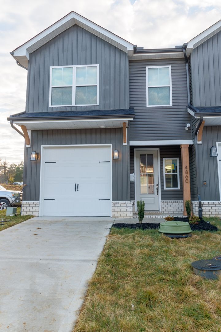 Brand New 3 Bedroom, 2.5 Bath 2-story townhome 