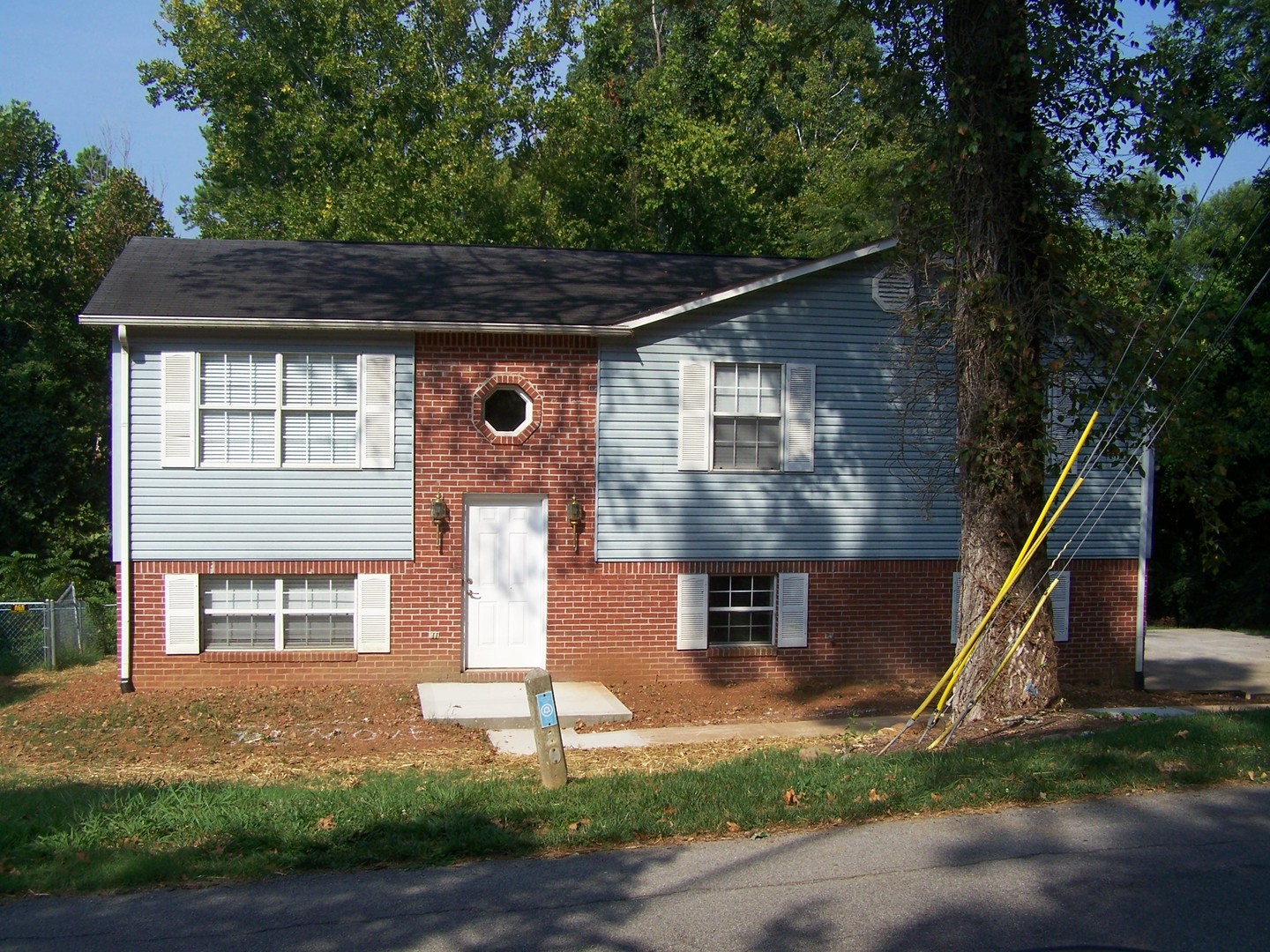 Knoxville House: 1221 Overton Lane