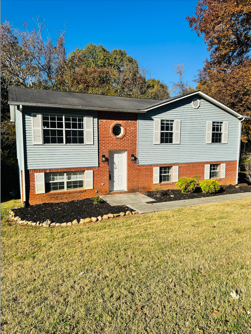 Knoxville House: 1221 Overton Lane