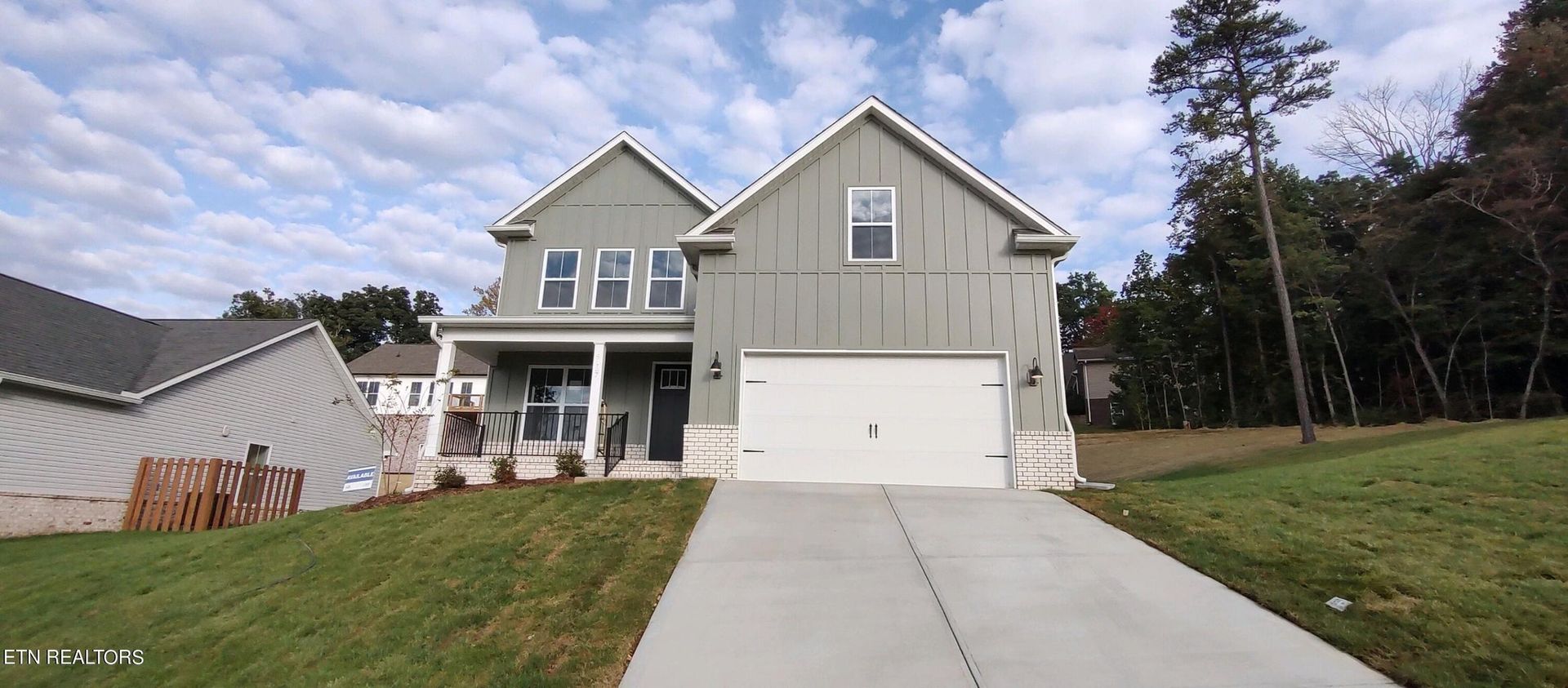 Knoxville House: 8137 Chapel Hill