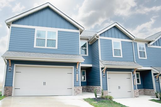 Stunning 3-bed, 2.5 Bath Townhome – photo 1