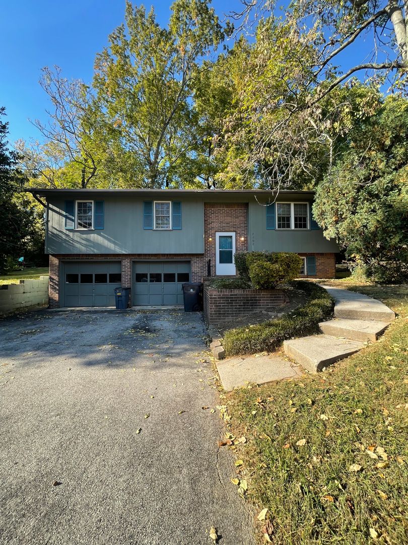 Knoxville House: 7209 McPeake Lane