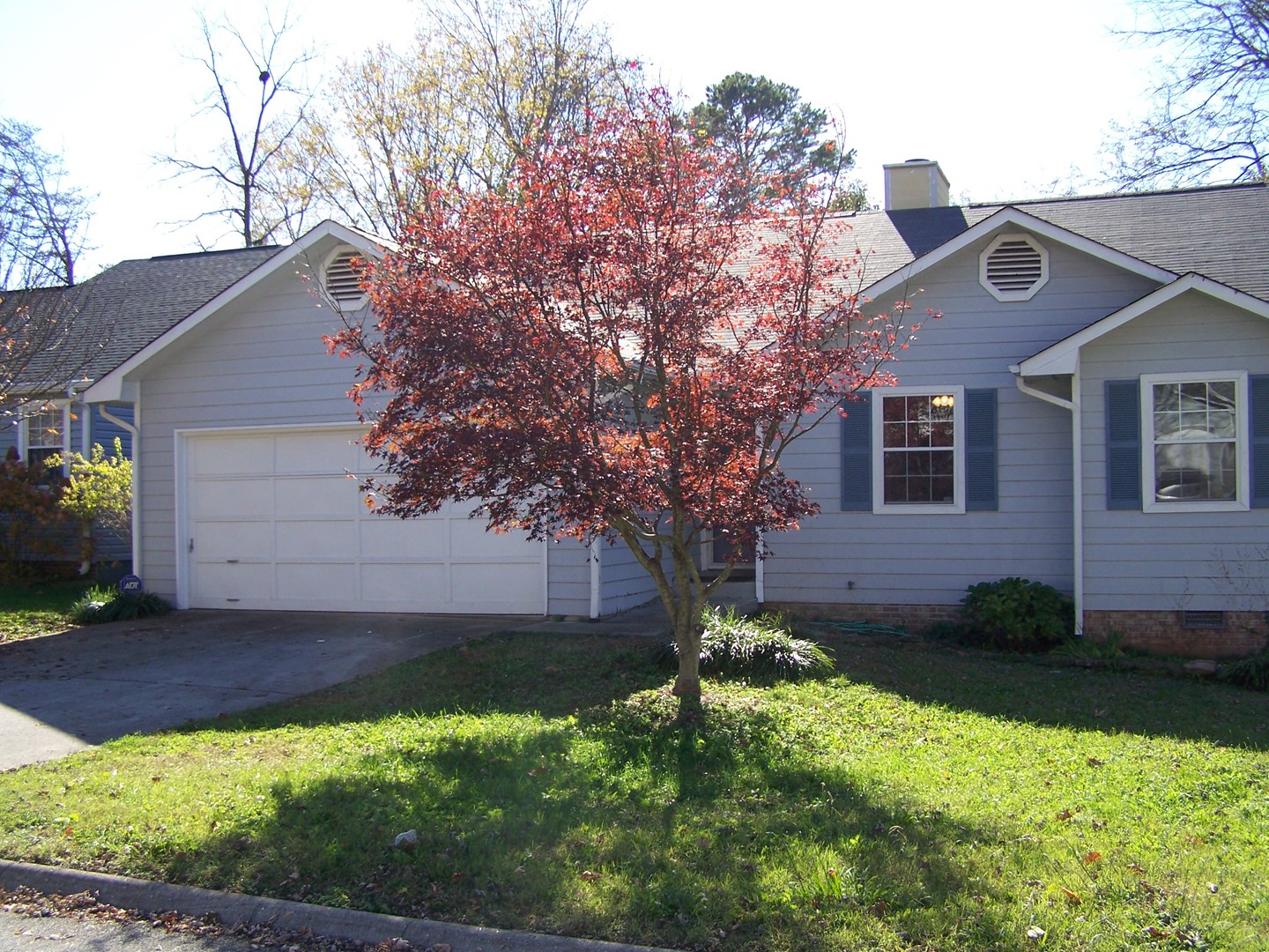 Knoxville House: 1337 Woodridge Drive