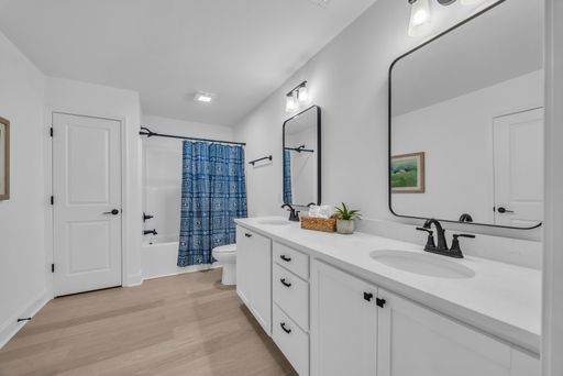 Listing photo thumbnail