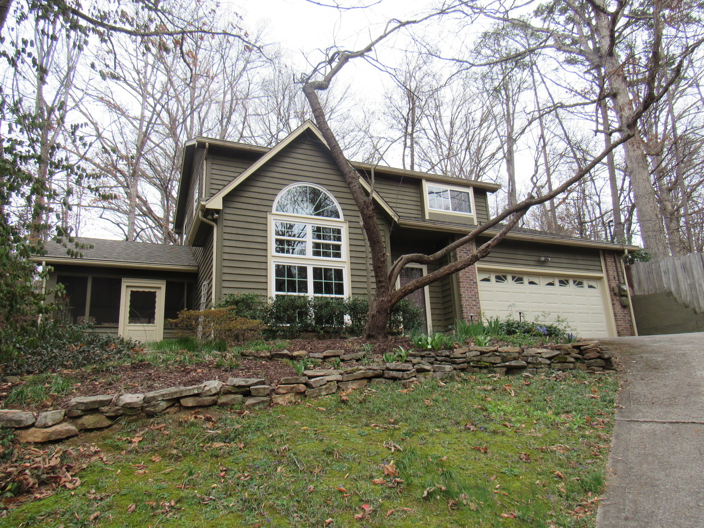Knoxville House: 9325 George Williams Rd.