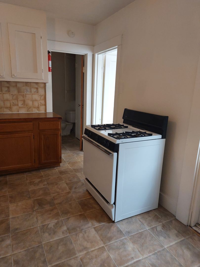 Greeley Apartment: 1604 8th Avenue