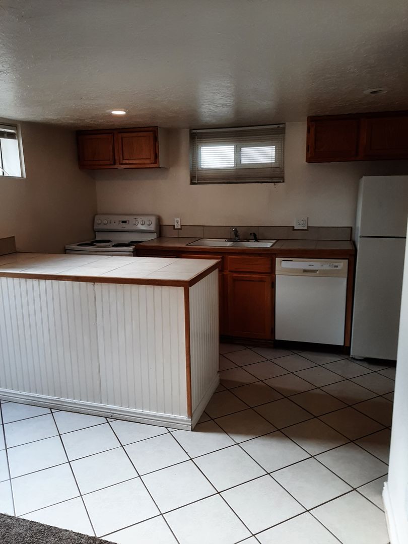 Greeley Apartment: 1604 8th Avenue