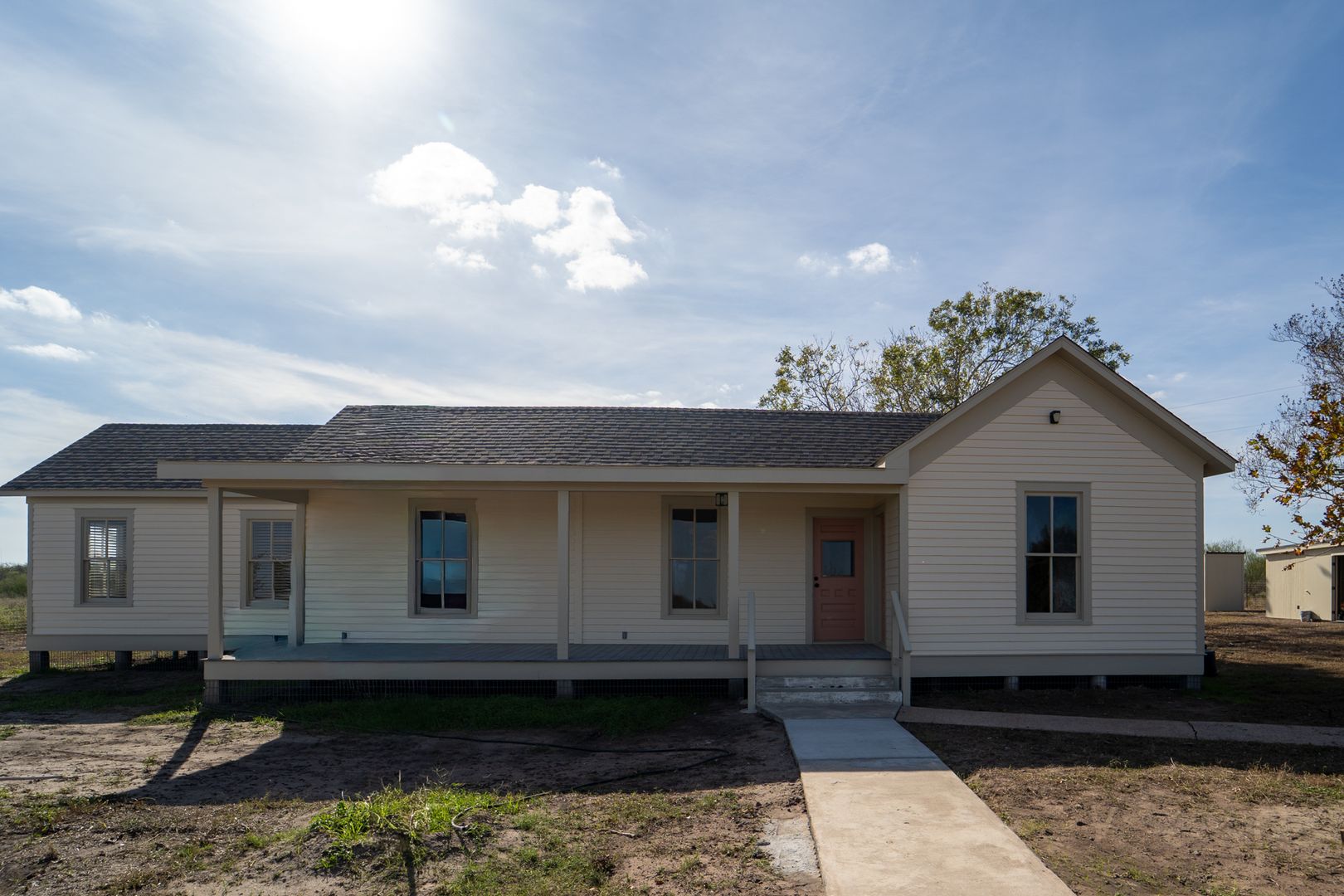 Nursery House: 14851 US Hwy 87 N