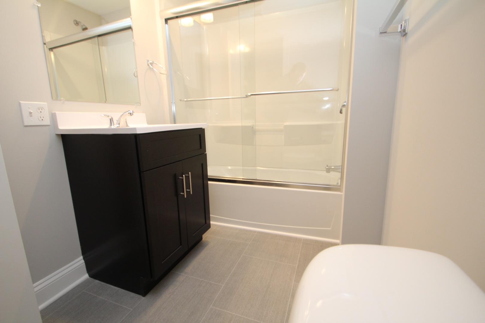 Norwalk Apartment: 204 Flax Hill Road
