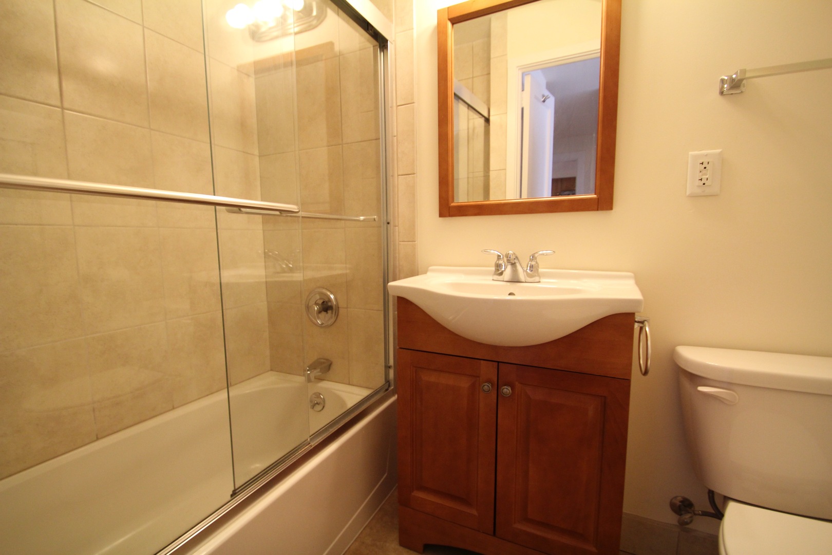 Wilton Apartment: 3 Hubbard Rd