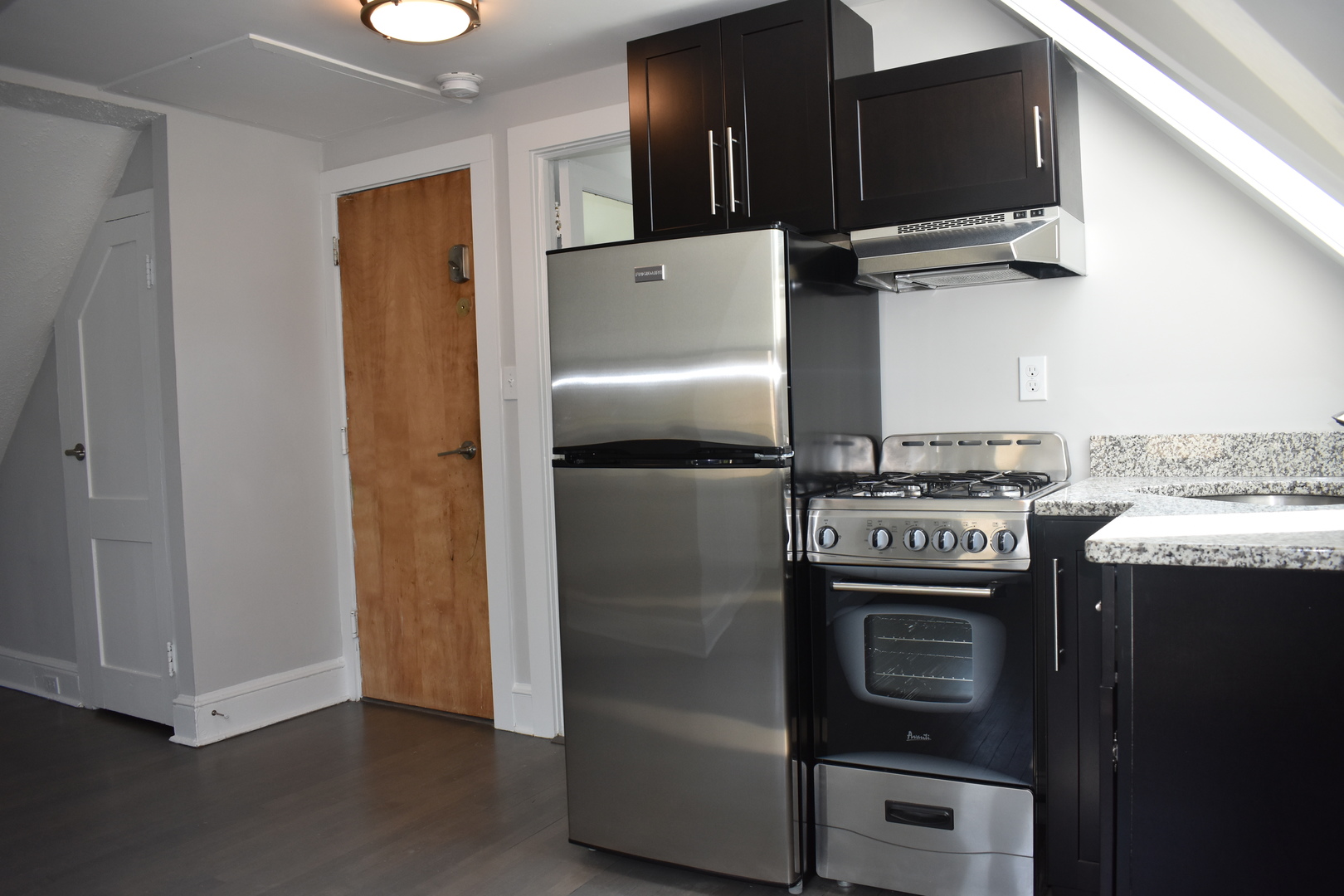 Norwalk Apartment: 138 Flax Hill Road