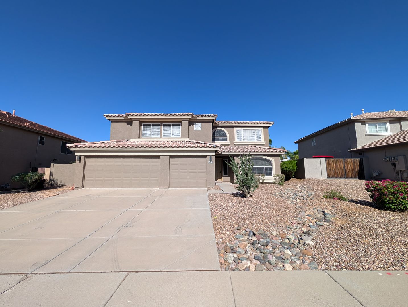 Peoria House: 7122 W Paso Trail