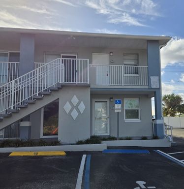 Beautiful 2/1 Condo for Rent - Across from the Beach!! – photo 1