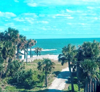BEACH LIFE! 2/2 CONDO FOR RENT - ACROSS FROM THE OCEAN! – photo 1