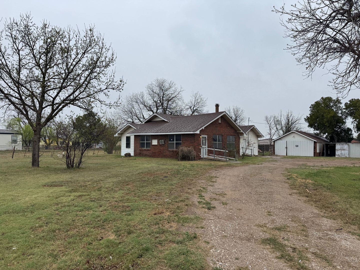 Wichita Falls House: 4594 US Highway 287 North Access Road