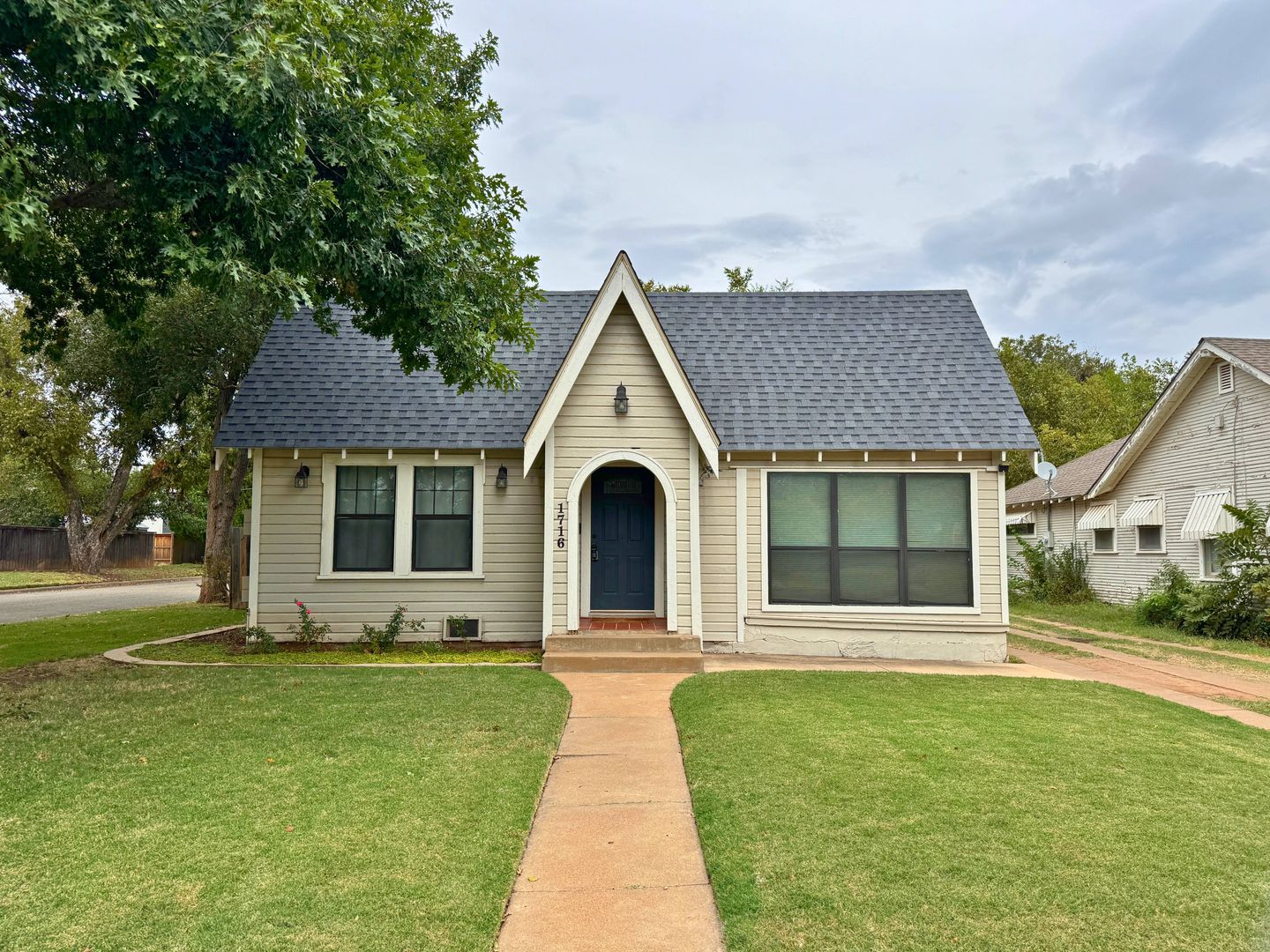 3 Bed 1 Bath Tudor Home In Brook Village