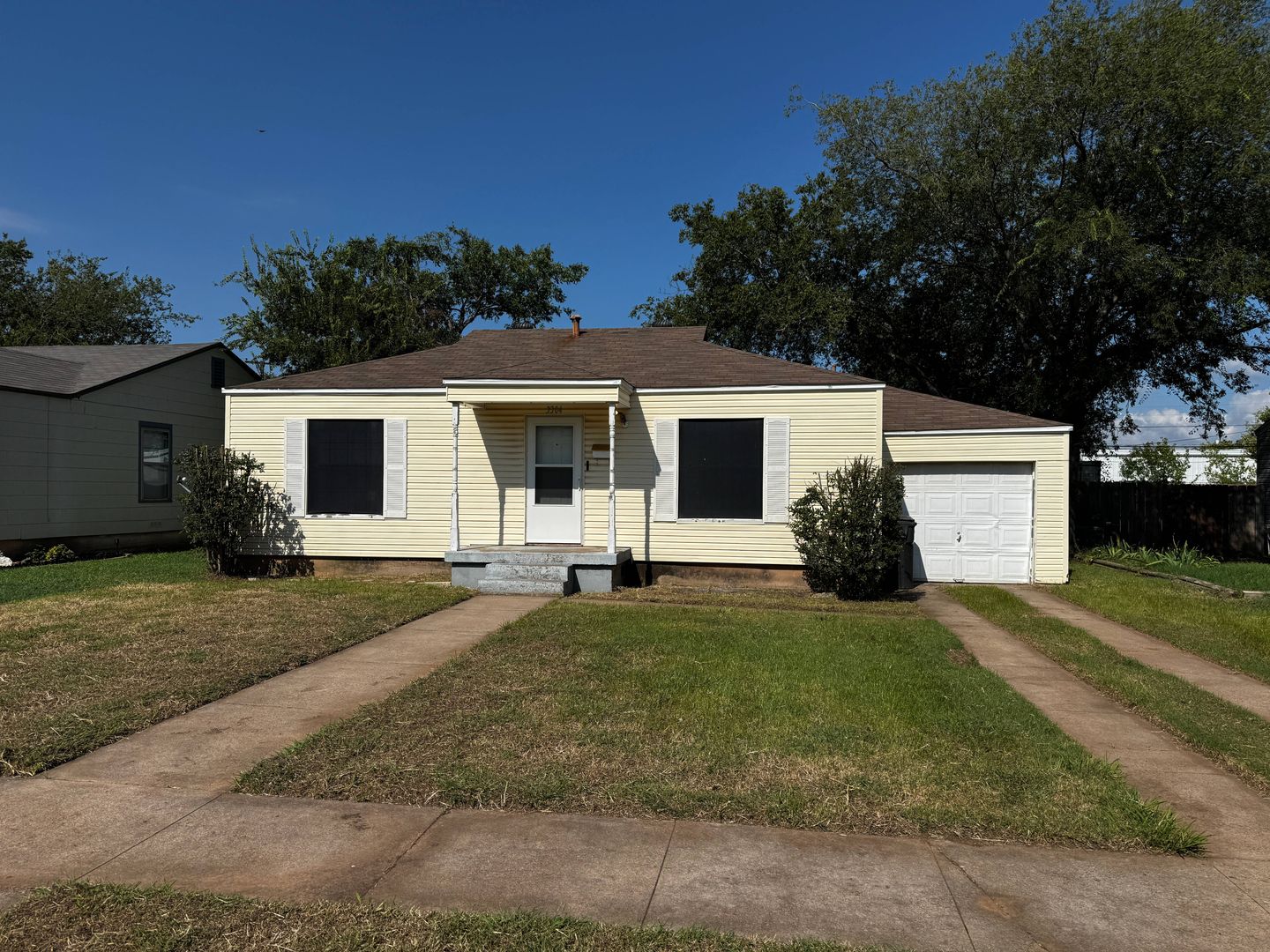 Charming 2 Bed, 1 Bath Home Close To MSU