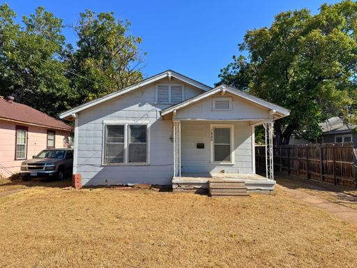 2 Bed 1 Bath Home With Deck In Sibley Taylor – photo 1