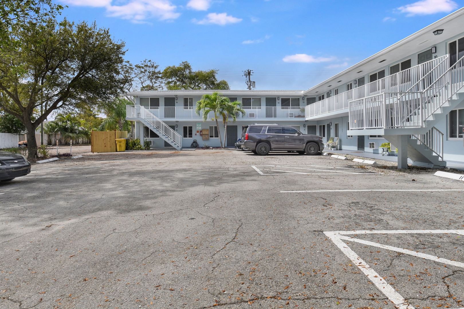 Lake Worth Apartment: 901 N F St